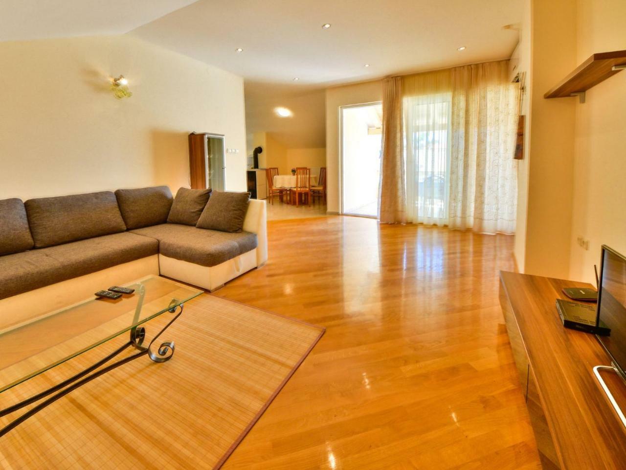 Apartment Olga-5 By Interhome Banjol Buitenkant foto